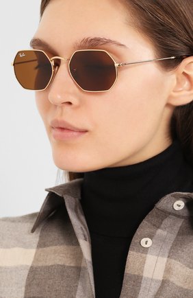 Женские солнцезащитные очки RAY-BAN коричневого цвета по цене 11700 руб., арт. 3556N-001/33 | Фото 2 Женские солнцезащитные очки RAY-BAN коричневого цвета, арт. 3556N-001/33 | Фото 2