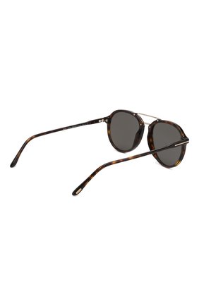 Женские солнцезащитные очки TOM FORD темно-коричневого цвета по цене 29800 руб., арт. TF674 52D | Фото 3 Женские солнцезащитные очки TOM FORD темно-коричневого цвета, арт. TF674 52D | Фото 3