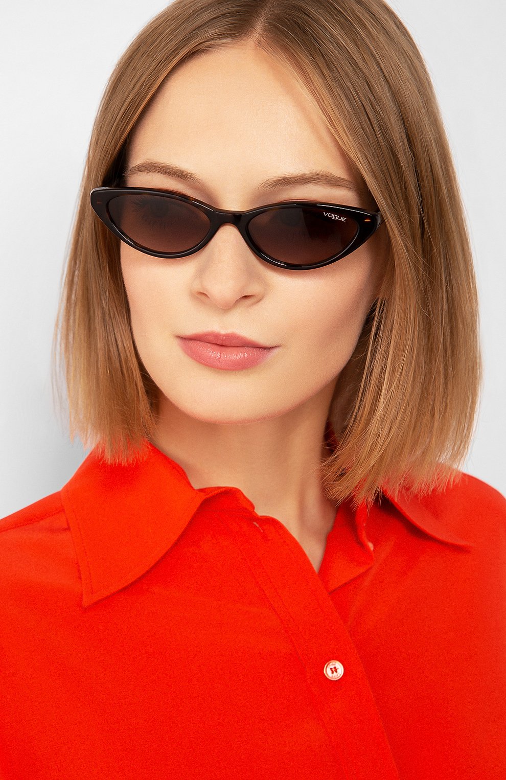 Женские солнцезащитные очки VOGUE коричневого цвета по цене 6900 руб., арт. 5237S-W65613 | Фото 2 Женские солнцезащитные очки VOGUE коричневого цвета, арт. 5237S-W65613 | Фото 2
