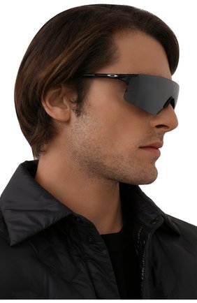Женские солнцезащитные очки OAKLEY серого цвета по цене 13150 руб., арт. 9454-945401 | Фото 2 Женские солнцезащитные очки OAKLEY серого цвета, арт. 9454-945401 | Фото 2