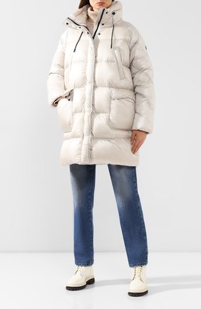 Женский пуховик packable WOOLRICH серого цвета по цене 63500 руб., арт. WWCPS2840/UT1702 | Фото 2 Женский пуховик packable WOOLRICH серого цвета, арт. WWCPS2840/UT1702 | Фото 2