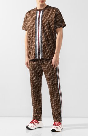 Мужская хлопковая футболка BURBERRY коричневого цвета по цене 32300 руб., арт. 8018239 | Фото 2 Мужская хлопковая футболка BURBERRY коричневого цвета, арт. 8018239 | Фото 2