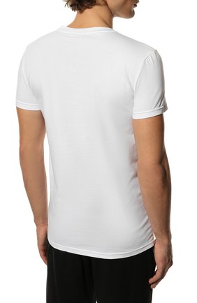 Мужская хлопковая футболка EMPORIO ARMANI белого цвета, арт. 111035/CC729 | Фото 4 (Кросс-КТ: домашняя одежда; Рукава: Короткие; Длина (для топов): Стандартные; Материал внешний: Хлопок; Мужское Кросс-КТ: Футболка-белье; Статус проверки: Проверена категория)