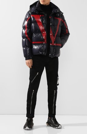 Пуховик Valentino x Moncler VLOGO | Фото №2 Пуховик Valentino x Moncler VLOGO | Фото №2