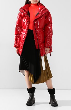 Женская пуховая куртка ACNE STUDIOS красного цвета, арт. A90144 | Фото 2 (Кросс-КТ: Куртка, Пуховик; Рукава: Длинные; Женское Кросс-КТ: Пуховик-куртка; Материал внешний: Синтетический материал; Материал подклада: Синтетический материал; Силуэт Ж (для верхов): Оверсайз; Длина (верхняя одежда): Короткие; Материал утеплителя: Пух и перо; Статус проверки: Проверена категория)