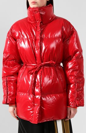 Женская пуховая куртка ACNE STUDIOS красного цвета, арт. A90144 | Фото 3 (Кросс-КТ: Куртка, Пуховик; Рукава: Длинные; Женское Кросс-КТ: Пуховик-куртка; Материал внешний: Синтетический материал; Материал подклада: Синтетический материал; Силуэт Ж (для верхов): Оверсайз; Длина (верхняя одежда): Короткие; Материал утеплителя: Пух и перо; Статус проверки: Проверена категория)