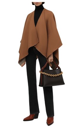Женская шерстяная накидка charlotte BURBERRY бежевого цвета по цене 69100 руб., арт. 8015654 | Фото 2 Женская шерстяная накидка charlotte BURBERRY бежевого цвета, арт. 8015654 | Фото 2 (Материал внешний: Шерсть; Длина (верхняя одежда): Короткие)