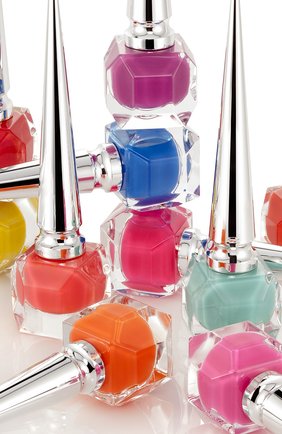 Лак для ногтей the pops, оттенок miss loubi (13ml) CHRISTIAN LOUBOUTIN бесцветного цвета по цене 3900 руб., арт. 810413020300 | Фото 3 Лак для ногтей the pops, оттенок miss loubi (13ml) CHRISTIAN LOUBOUTIN бесцветного цвета, арт. 810413020300 | Фото 3 (Ограничения доставки: flammable)