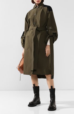 Женский плащ LOEWE хаки цвета по цене 183500 руб., арт. D2291001PA | Фото 2 Женский плащ LOEWE хаки цвета, арт. D2291001PA | Фото 2
