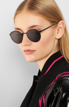 Женские солнцезащитные очки CELINE EYEWEAR черного цвета по цене 27750 руб., арт. CL40100U 01A | Фото 2 Женские солнцезащитные очки CELINE EYEWEAR черного цвета, арт. CL40100U 01A | Фото 2 (Тип очков: С/з; Статус проверки: Проверена категория; Оптика Гендер: оптика-женское; Очки форма: Круглые)