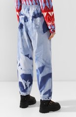 Женские брюки 3 moncler grenoble MONCLER GRENOBLE голубого цвета, арт. E2-098-16431-35-C0348 | Фото 4 (Длина (брюки, �джинсы): Стандартные; Женское Кросс-КТ: Брюки-одежда; Материал внешний: Синтетический материал; Статус проверки: Проверена категория)