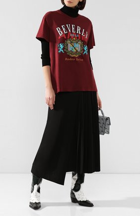 Женская хлопковая футболка AMIRI бордового цвета по цене 25550 руб., арт. W9W03275CJ | Фото 2 Женская хлопковая футболка AMIRI бордового цвета, арт. W9W03275CJ | Фото 2