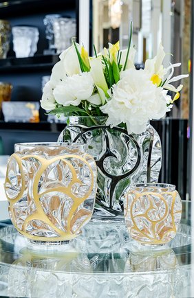 Ваза tourbillons m LALIQUE золотого цвета по цене 629000 руб., арт. 10683800 | Фото 3 Ваза tourbillons m LALIQUE золотого цвета, арт. 10683800 | Фото 3 (Ограничения доставки: fragile-2)