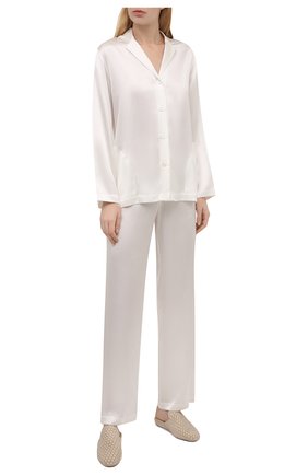 Женская шелковая пижама LA PERLA кремвого цвета, арт. 0020288 | Фото 1 (Материал внешний: Шелк; Длина (брюки, джинсы): Стандартные; Длина (для топов): Стандартные; Рукава: Длинные; Длина Ж (юбки, платья, шорты): Мини; Региональные ограничения белый список (Axapta Mercury): RU)