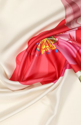 Женский шелковый платок VALENTINO разноцветного цвета по цене 36800 руб., арт. TW2EB104/HIW | Фото 2 Женский шелковый платок VALENTINO разноцветного цвета, арт. TW2EB104/HIW | Фото 2