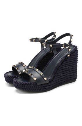 Кожаные босоножки Valentino Garavani Rockstud Torchon | Фото №1 Кожаные босоножки Valentino Garavani Rockstud Torchon | Фото №1