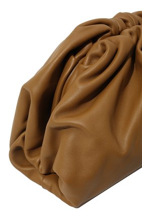 Женский клатч pouch BOTTEGA VENETA коричневого цвета по цене 207500 руб., арт. 576227/VCP40 | Фото 3 Женский клатч pouch BOTTEGA VENETA коричневого цвета, арт. 576227/VCP40 | Фото 3 (Размер: medium; Материал: Натуральная кожа; Региональные ограничения белый список (Axapta Mercury): RU; Женское Кросс-КТ: Клатч-клатчи)