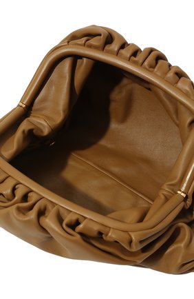 Женский клатч pouch BOTTEGA VENETA коричневого цвета по цене 207500 руб., арт. 576227/VCP40 | Фото 5 Женский клатч pouch BOTTEGA VENETA коричневого цвета, арт. 576227/VCP40 | Фото 5 (Размер: medium; Материал: Натуральная кожа; Региональные ограничения белый список (Axapta Mercury): RU; Женское Кросс-КТ: Клатч-клатчи)