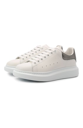 Женские кожаные кеды ALEXANDER MCQUEEN серебряного цвета по цене 37850 руб., арт. 553770/WHFBU | Фото 1 Женские кожаные кеды ALEXANDER MCQUEEN серебряного цвета, арт. 553770/WHFBU | Фото 1