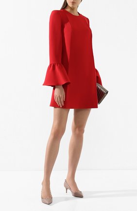 Женская кожаные туфли valentino garavani rockstud VALENTINO бежевого цвета по цене 47900 руб., арт. TW2S0V22/VCE | Фото 2 Женская кожаные туфли valentino garavani rockstud VALENTINO бежевого цвета, арт. TW2S0V22/VCE | Фото 2