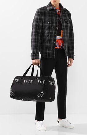 Мужская текстильная дорожная сумка valentino garavani VALENTINO черного цвета по цене 105500 руб., арт. TY2B0732/RPY | Фото 2 Мужская текстильная дорожная сумка valentino garavani VALENTINO черного цвета, арт. TY2B0732/RPY | Фото 2
