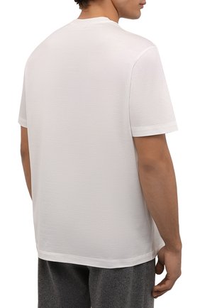 Мужская хлопковая футболка BRIONI кремвого цвета, арт. UJCA0L/PZ600 | Фото 4 (Принт: Без принта; Рукава: Короткие; Длина (для топов): Стандартные; Материал внешний: Хлопок; Стили: Кэжуэл)