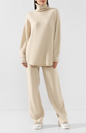 Женская кашемировый свитер EXTREME CASHMERE бежевого цвета по цене 41050 руб., арт. 052/R0LL | Фото 2 Женская кашемировый свитер EXTREME CASHMERE бежевого цвета, арт. 052/R0LL | Фото 2