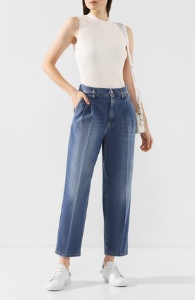 Женские джинсы REDVALENTINO синего цвета по цене 25700 руб., арт. TR3DD01M/4TV | Фото 2 Женские джинсы REDVALENTINO синего цвета, арт. TR3DD01M/4TV | Фото 2