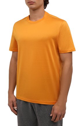 Мужская хлопковая футболка BRIONI оранжевого цвета, арт. UJCA0L/PZ600 | Фото 3 (Принт: Без принта; Рукава: Короткие; Длина (для топов): Стандартные; Региональные ограничения белый список (Axapta Mercury): RU; Материал внешний: Хлопок; Стили: Кэжуэл)