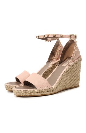 Женские кожаные босоножки rockstud double VALENTINO светло-розового цвета по цене 49950 руб., арт. TW2S0090/VT0 | Фото 1 Женские кожаные босоножки rockstud double VALENTINO светло-розового цвета, арт. TW2S0090/VT0 | Фото 1 (Каблук высота: Высокий; Материал внутренний: Натуральная кожа; Каблук тип: Танкетка; Подошва: Платформа; Материал внешний: Кожа)