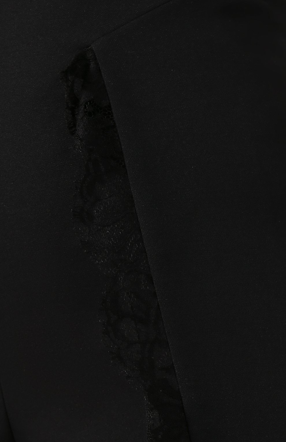 Женские шорты из смеси шерсти и шелка ALEXANDER MCQUEEN черного цвета, арт. 607335/QJAAA | Фото 5 (Женское Кросс-КТ: Шорты-одежда; Материал внешний: Шерсть; Длина Ж (юбки, платья, шорты): Мини; Стили: Романтичный; Статус проверки: Проверена категория)