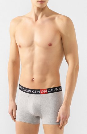 Мужские хлопковые боксеры CALVIN KLEIN серого цвета по цене 3505 руб., арт. NB2050A | Фото 2 Мужские хлопковые боксеры CALVIN KLEIN серого цвета, арт. NB2050A | Фото 2