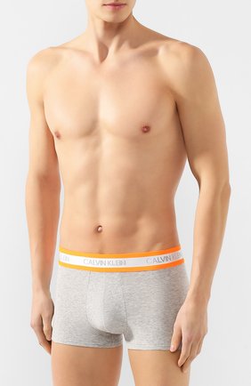 Мужские хлопковые боксеры CALVIN KLEIN серого цвета по цене 3365 руб., арт. NB2124A | Фото 2 Мужские хлопковые боксеры CALVIN KLEIN серого цвета, арт. NB2124A | Фото 2