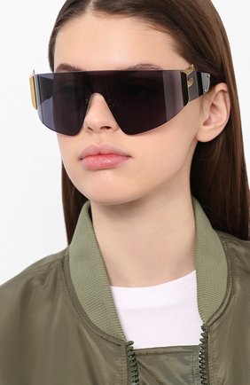 Женские солнцезащитные очки FENDI черного цвета по цене 34100 руб., арт. 0382 807 | Фото 2 Женские солнцезащитные очки FENDI черного цвета, арт. 0382 807 | Фото 2