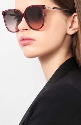 Женские солнцезащитные очки FENDI бордового цвета по цене 18250 руб., арт. 0374 0T7 | Фото 2 Женские солнцезащитные очки FENDI бордового цвета, арт. 0374 0T7 | Фото 2