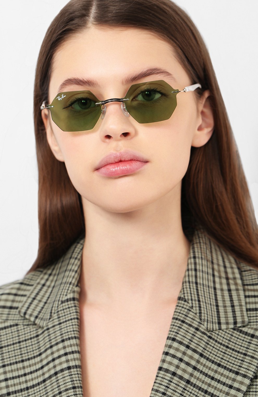 Женские солнцезащитные очки RAY-BAN зеленого цвета по цене 12600 руб., арт. 8061-003/2 | Фото 2 Женские солнцезащитные очки RAY-BAN зеленого цвета, арт. 8061-003/2 | Фото 2