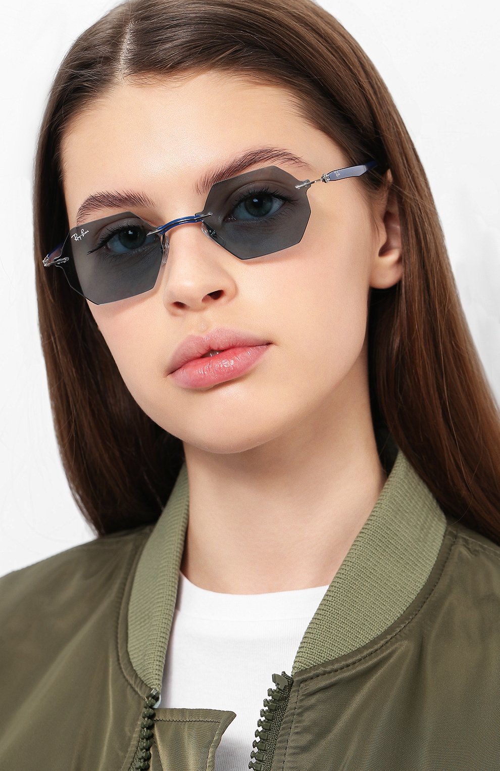 Женские солнцезащитные очки RAY-BAN синего цвета по цене 12600 руб., арт. 8061-004/80 | Фото 2 Женские солнцезащитные очки RAY-BAN синего цвета, арт. 8061-004/80 | Фото 2