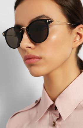 Женские солнцезащитные очки TOM FORD черного цвета по цене 29950 руб., арт. TF673 01A | Фото 2 Женские солнцезащитные очки TOM FORD черного цвета, арт. TF673 01A | Фото 2