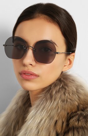 Женские солнцезащитные очки MCQ SWALLOW черного цвета по цене 11750 руб., арт. MQ0224SA 001 | Фото 2 Женские солнцезащитные очки MCQ SWALLOW черного цвета, арт. MQ0224SA 001 | Фото 2
