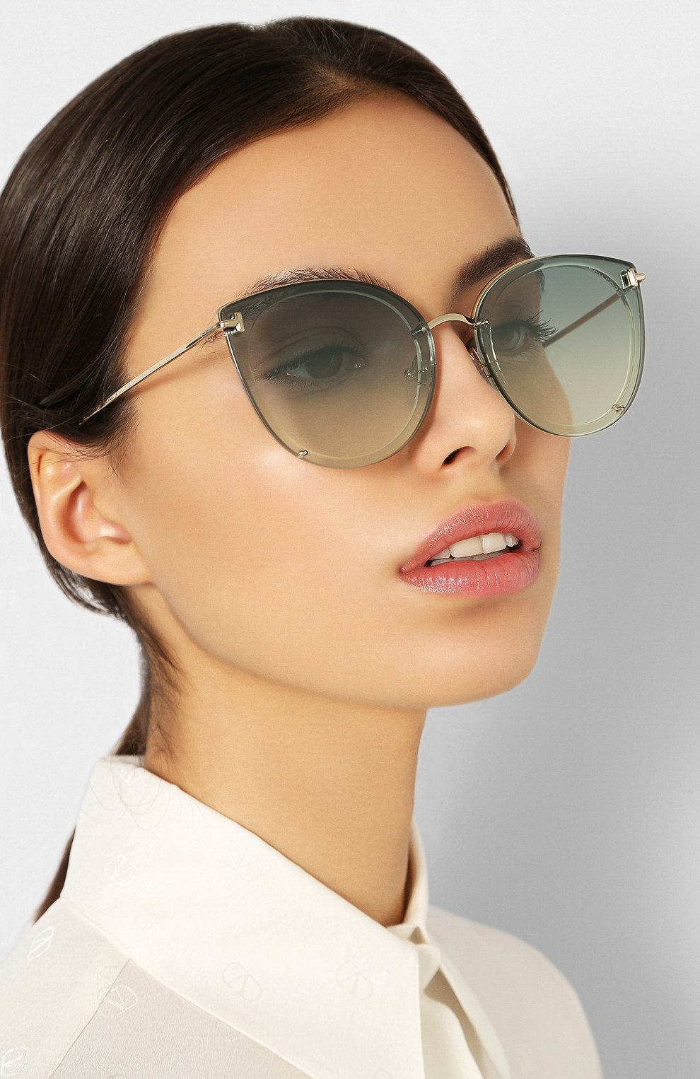 Женские солнцезащитные очки TOM FORD голубого цвета по цене 29950 руб., арт. TF720-K 32Q | Фото 2 Женские солнцезащитные очки TOM FORD голубого цвета, арт. TF720-K 32Q | Фото 2
