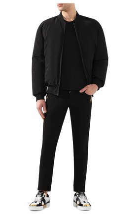 Мужская хлопковая футболка DOLCE & GABBANA темно-серого цвета по цене 36300 руб., арт. G8KJ9T/FU7EQ | Фото 2 Мужская хлопковая футболка DOLCE & GABBANA темно-серого цвета, арт. G8KJ9T/FU7EQ | Фото 2 (Рукава: Короткие; Материал внешний: Хлопок; Принт: Без принта; Длина (для топов): Стандартные; Стили: Кэжуэл)