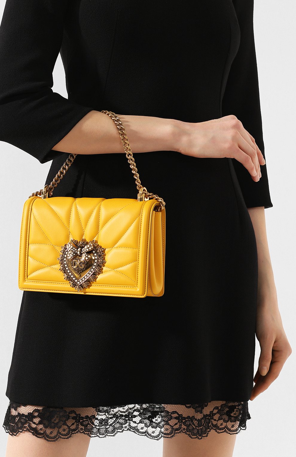 Женская сумка devotion small DOLCE & GABBANA желтого цвета по цене 136500 руб., арт. BB6652/AV967 | Фото 2 Женская сумка devotion small DOLCE & GABBANA желтого цвета, арт. BB6652/AV967 | Фото 2
