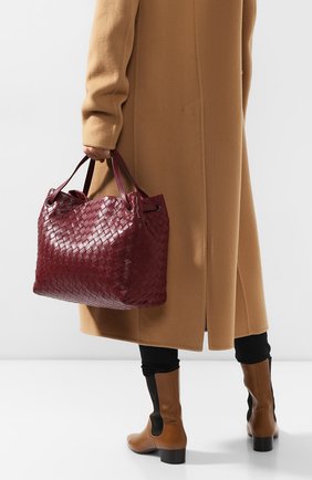 Женская сумка-тоут BOTTEGA VENETA бордового цвета по цене 186000 руб., арт. 600510/VCPP1 | Фото 2 Женская сумка-тоут BOTTEGA VENETA бордового цвета, арт. 600510/VCPP1 | Фото 2
