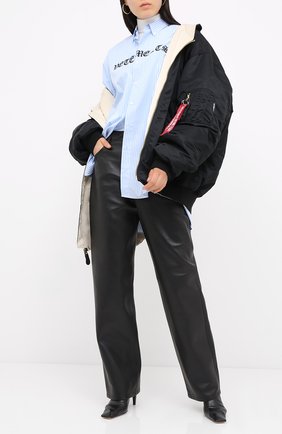 Мужская хлопковая рубашка VETEMENTS голубого цвета по цене 47500 руб., арт. SS20SH285 1007/M | Фото 2 Мужская хлопковая рубашка VETEMENTS голубого цвета, арт. SS20SH285 1007/M | Фото 2