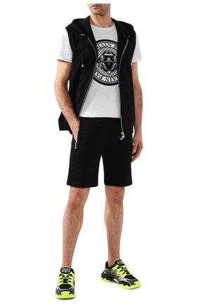 Мужская хлопковая футболка BALMAIN белого цвета по цене 32450 руб., арт. TH11135/I216 | Фото 2 Мужская хлопковая футболка BALMAIN белого цвета, арт. TH11135/I216 | Фото 2