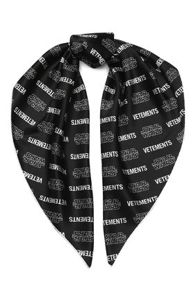 Женский шелковый платок star wars x vetements VETEMENTS черного цвета по цене 49950 руб., арт. USW21AC043 1400/W | Фото 1 Женский шелковый платок star wars x vetements VETEMENTS черного цвета, арт. USW21AC043 1400/W | Фото 1