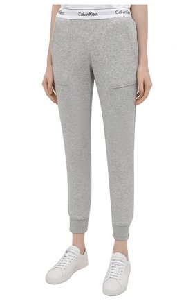 Женские хлопковые брюки CALVIN KLEIN серого цвета по цене 8355 руб., арт. QS5716E | Фото 3 Женские хлопковые брюки CALVIN KLEIN серого цвета, арт. QS5716E | Фото 3