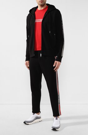 Мужская хлопковая толстовка MONCLER черного цвета по цене 49900 руб., арт. F1-091-8G702-00-V8104 | Фото 2 Мужская хлопковая толстовка MONCLER черного цвета, арт. F1-091-8G702-00-V8104 | Фото 2