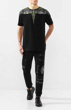 Мужская хлопковая футболка MARCELO BURLON черного цвета по цене 17700 руб., арт. CMAA018R20JER019 | Фото 2 Мужская хлопковая футболка MARCELO BURLON черного цвета, арт. CMAA018R20JER019 | Фото 2