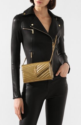 Женская сумка monogram classic SAINT LAURENT золотого цвета по цене 99500 руб., арт. 377828/03X21 | Фото 2 Женская сумка monogram classic SAINT LAURENT золотого цвета, арт. 377828/03X21 | Фото 2 (Размер: small; Материал: Натуральная кожа; Ремень/цепочка: На ремешке; Сумки-технические: Сумки через плечо)